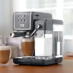 Cafetera OSTER de 5 Tazas de Capacidad PrimaLatte Touch Negro BVSTEM6801M - Imagen 2