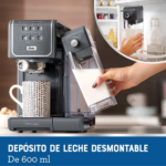Cafetera OSTER de 5 Tazas de Capacidad PrimaLatte Touch Negro BVSTEM6801M - Imagen 9