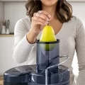 Extractor de Jugos Oster de Boca Ancha FPSTJE320S - Imagen 4